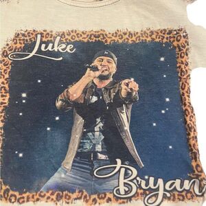 Soft style size small adult t-shirt new never worn LUKE BRYAN awesome gift